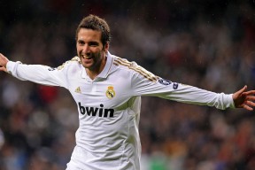 mk足球官网-尼克斯锋线组合效率不佳急需调整，尼克斯首发中锋